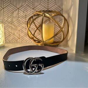 Gucci kids belt, size large, recommended age is 6-8, size is 25.59 inches.